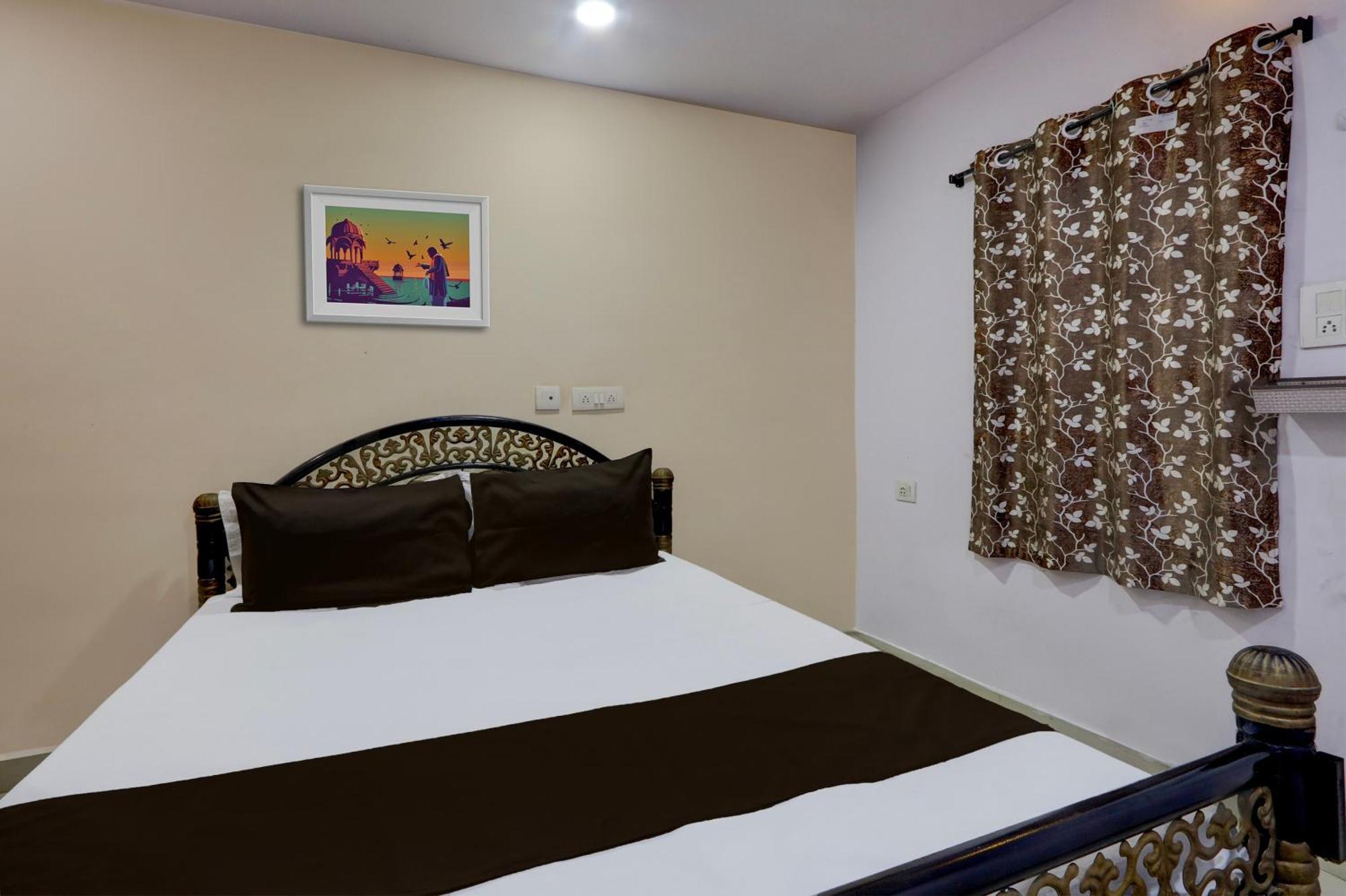 Spot On Hotel Aaraadhya Residency Hyderabad Exterior photo