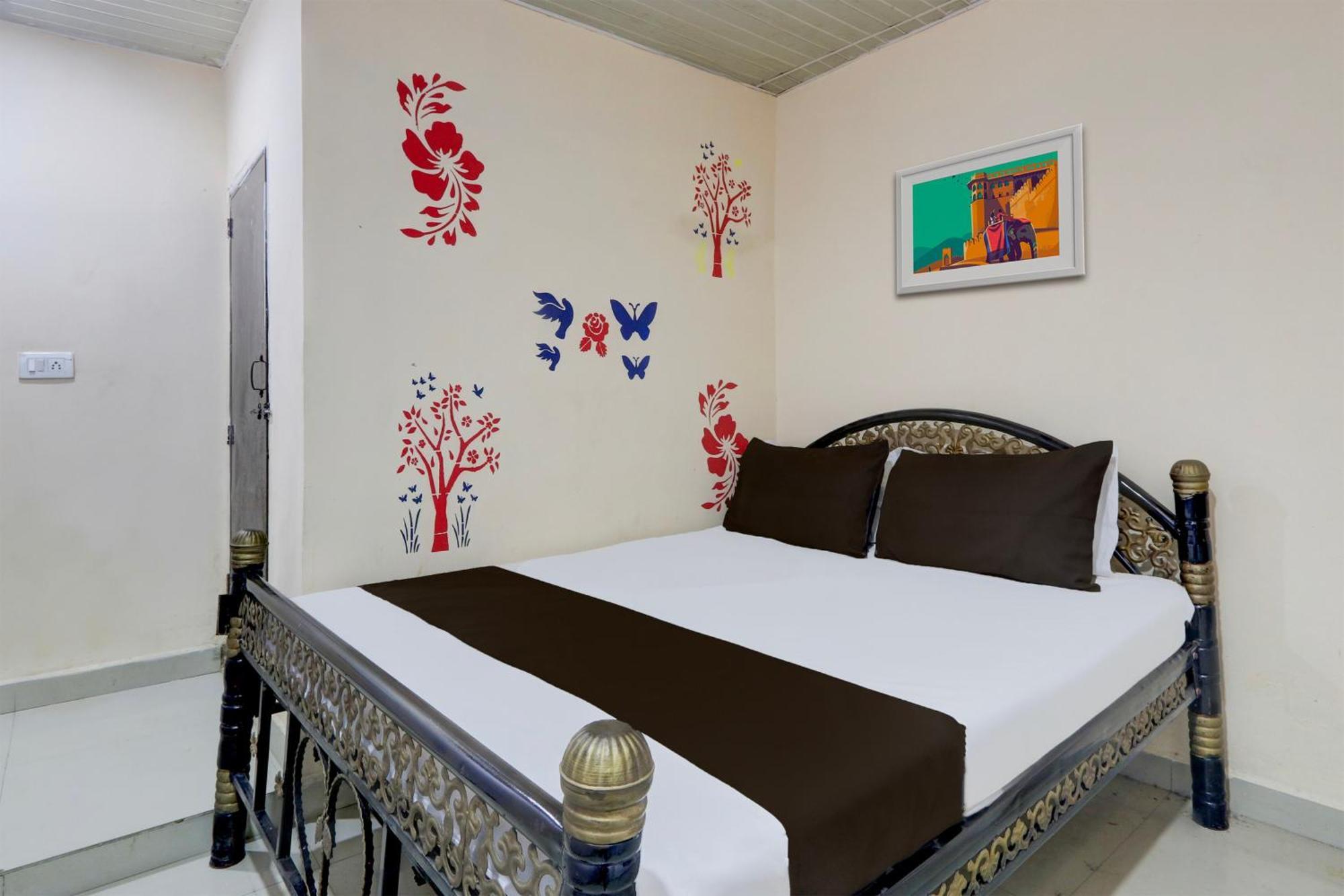 Spot On Hotel Aaraadhya Residency Hyderabad Exterior photo
