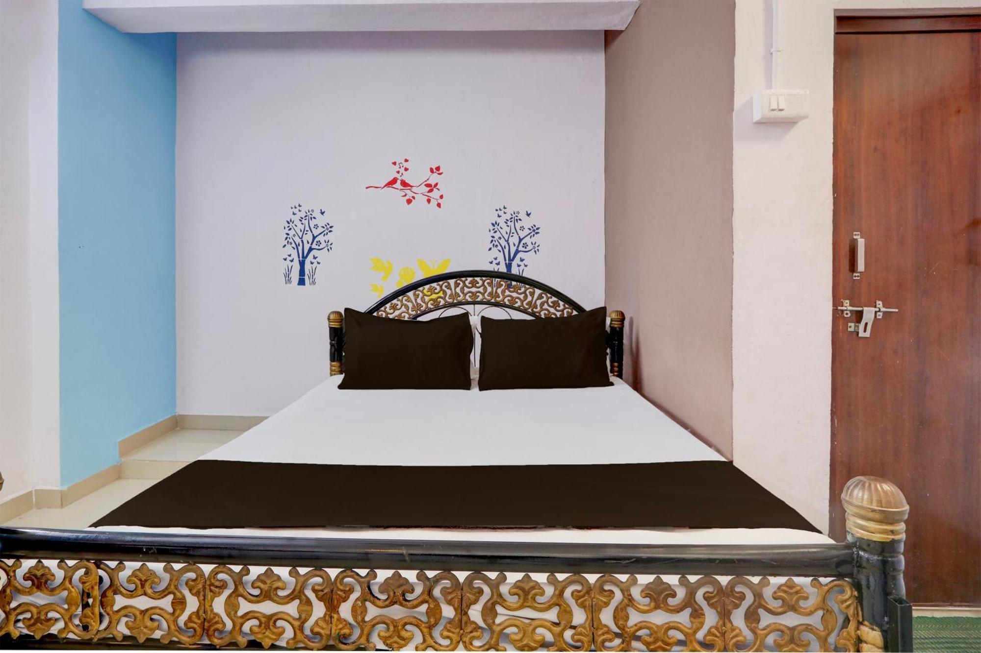 Spot On Hotel Aaraadhya Residency Hyderabad Exterior photo