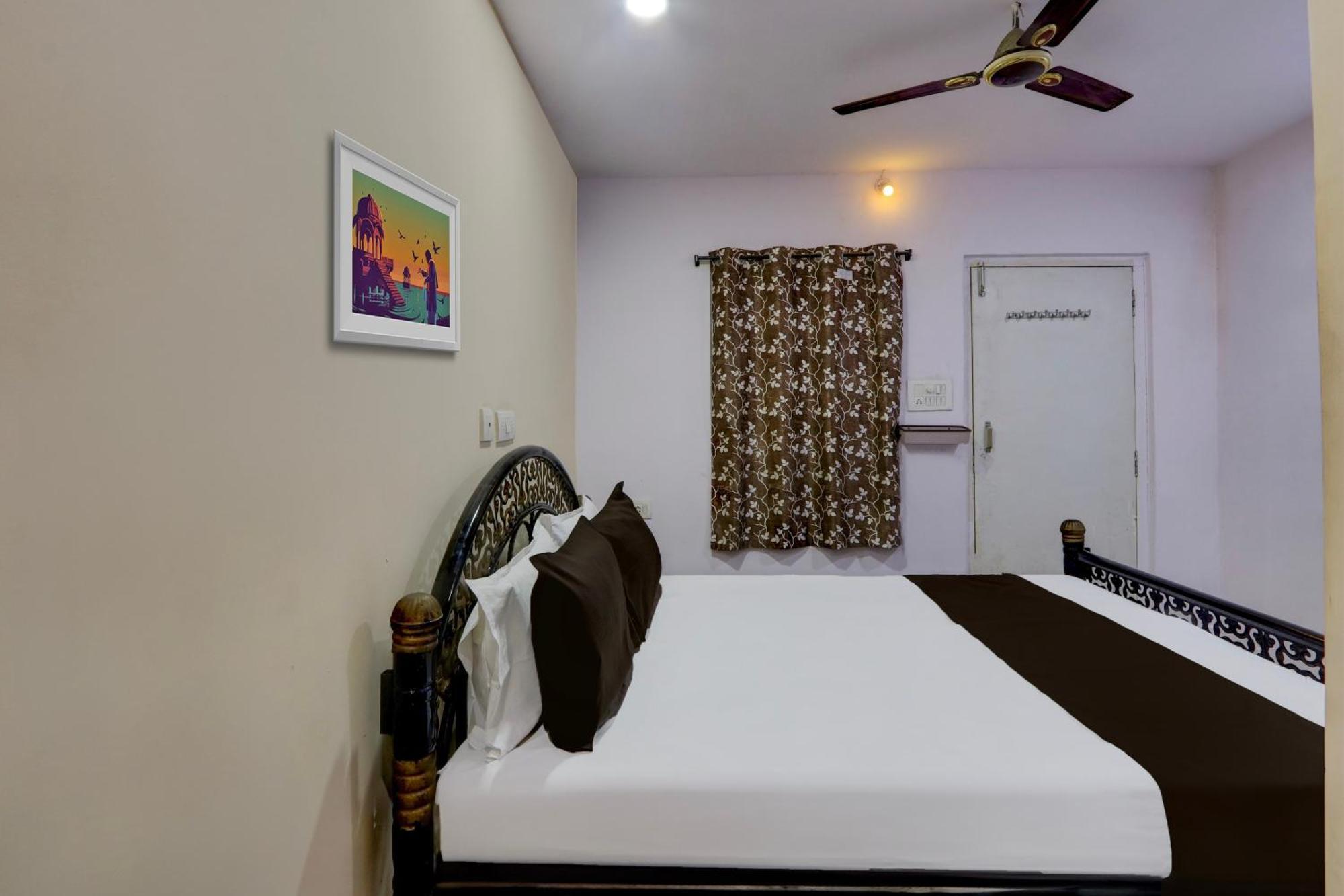 Spot On Hotel Aaraadhya Residency Hyderabad Exterior photo