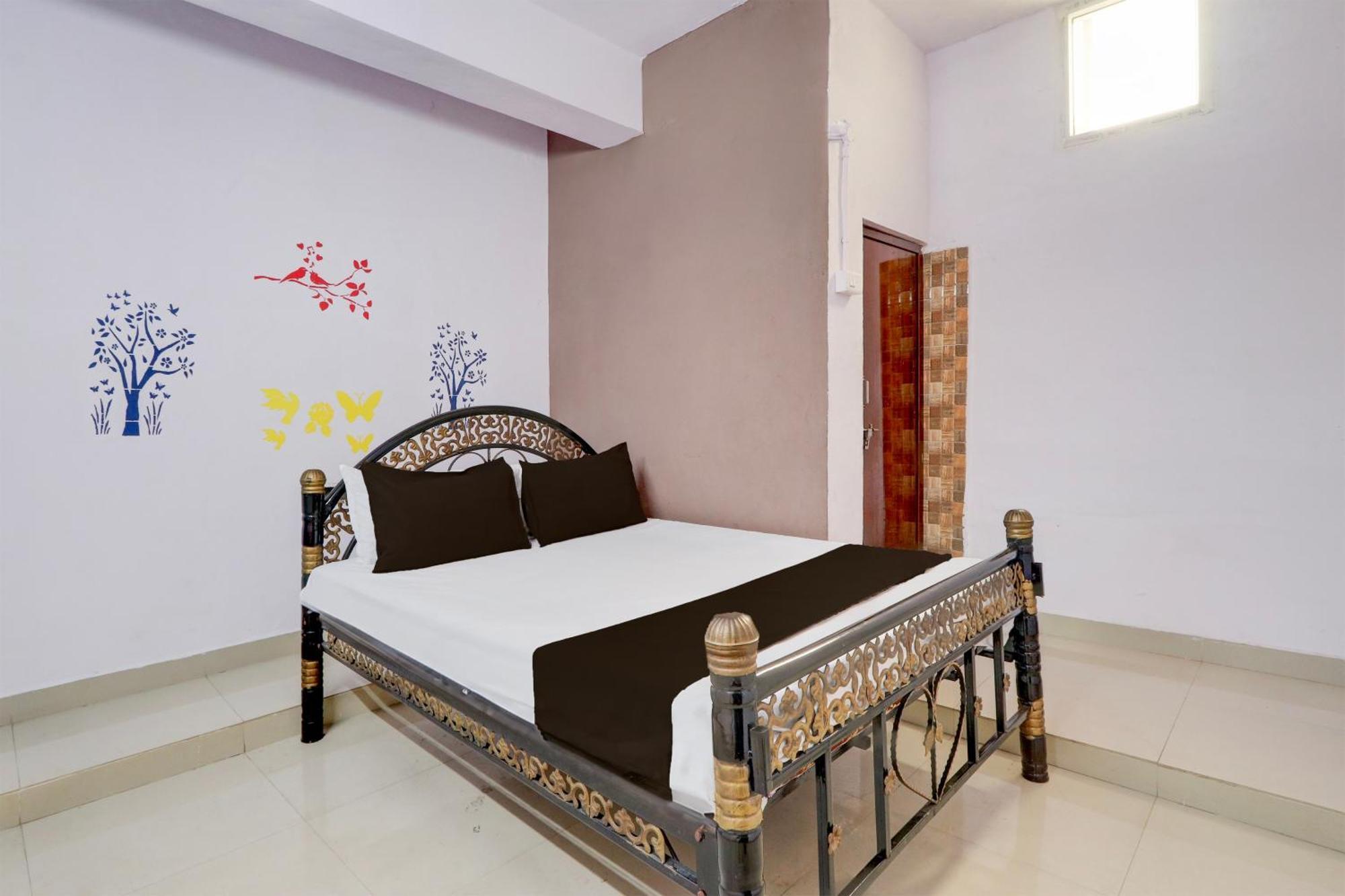 Spot On Hotel Aaraadhya Residency Hyderabad Exterior photo